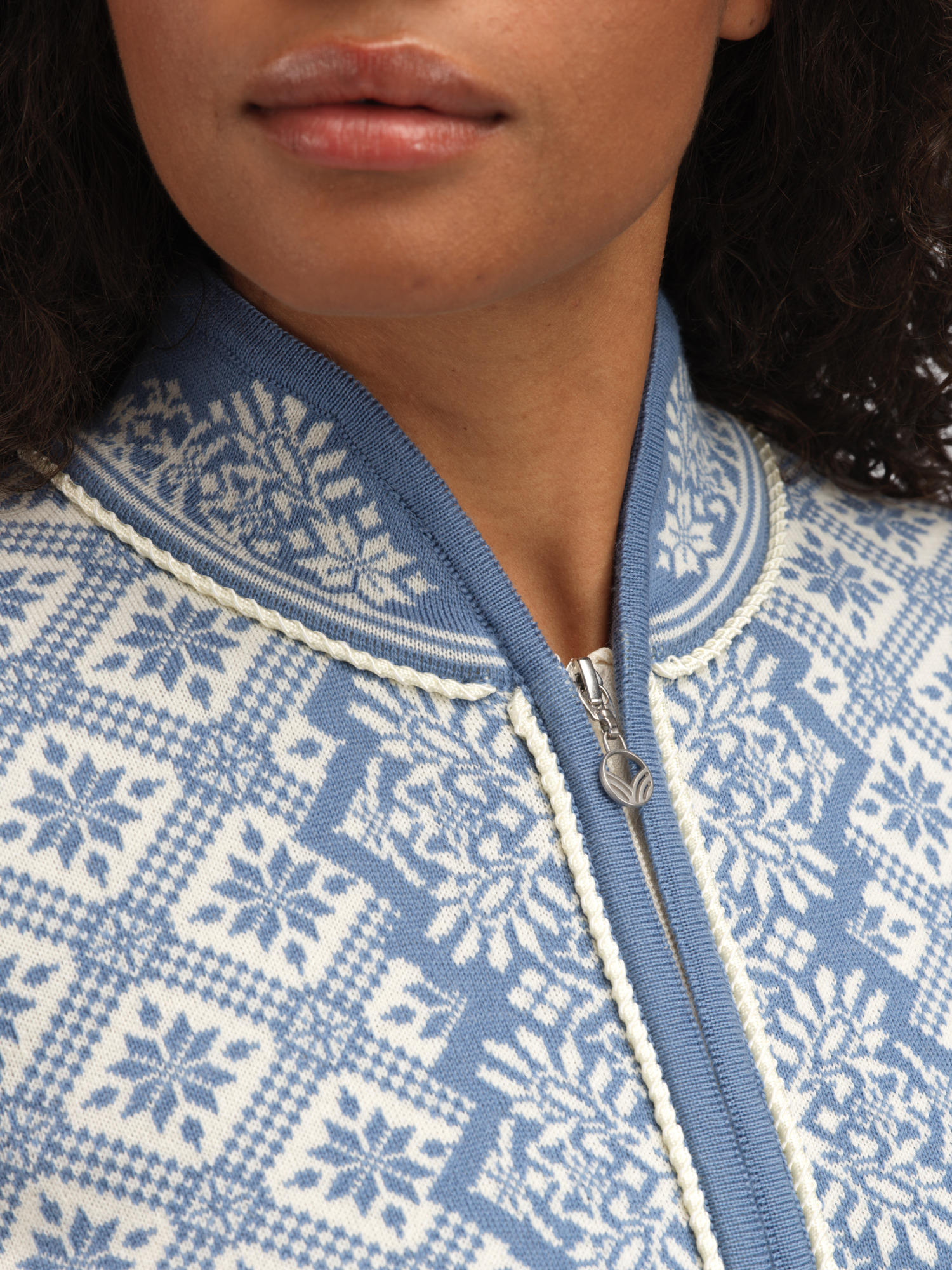 Christiania ulljakke - merino Lys Blå Offwhite