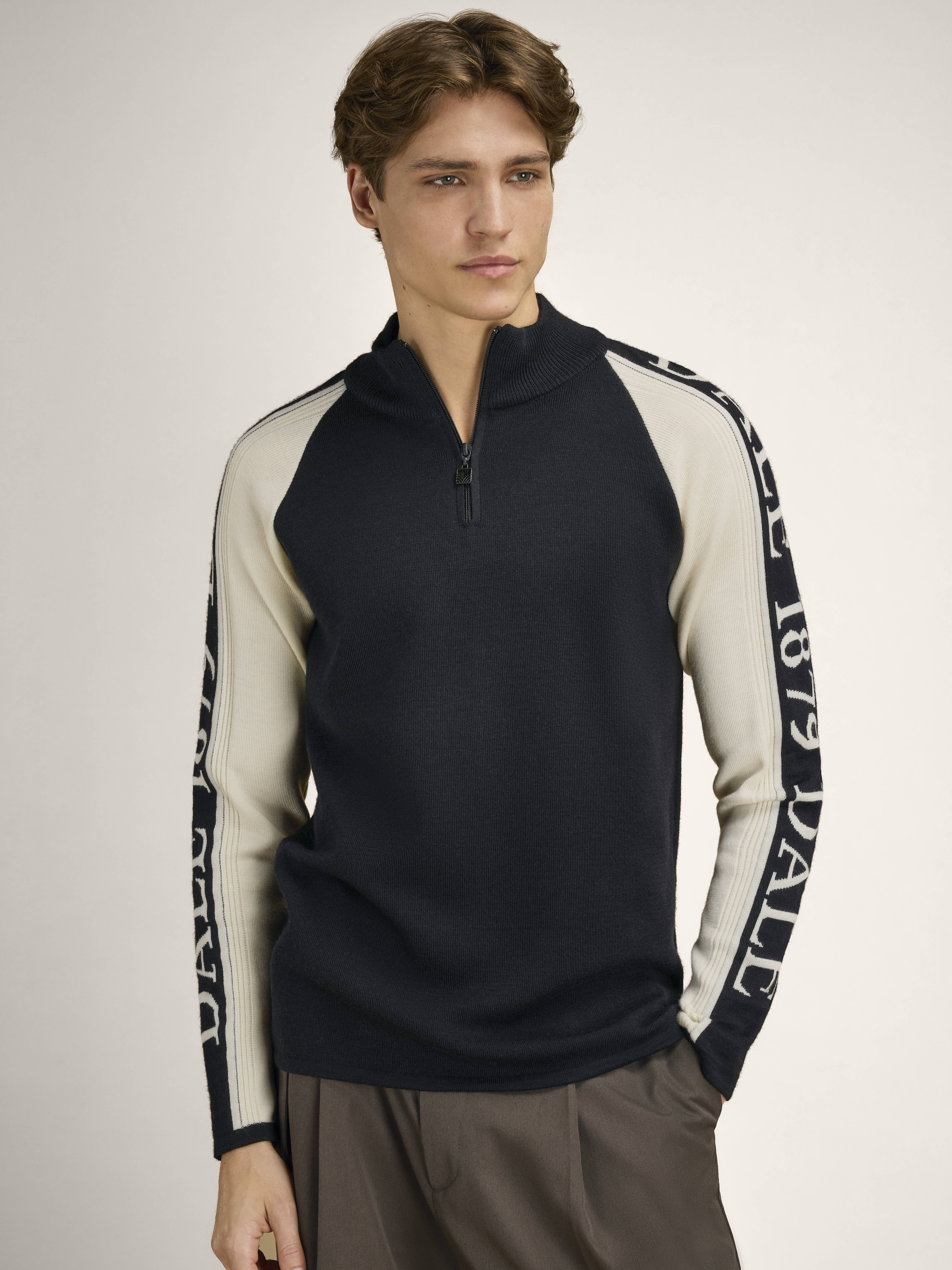 Skarstind 1879 ullgenser - merino Svart