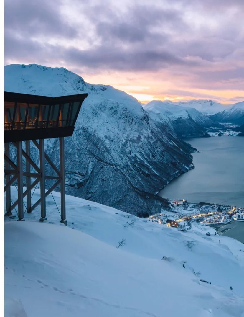 Utsikt fra Romsdalsgondolen i Åndalsnes