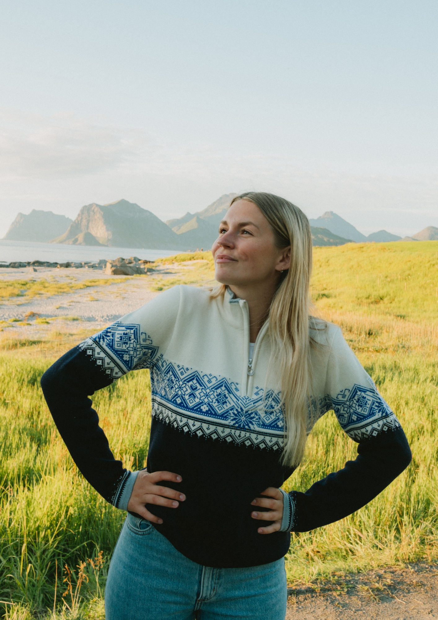 Fie Agerskov i en blå hvit Moritz genser fra Dale of Norway